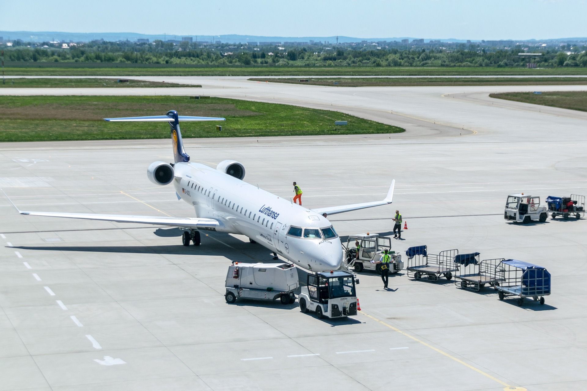 Picture of a plan on the tarmac